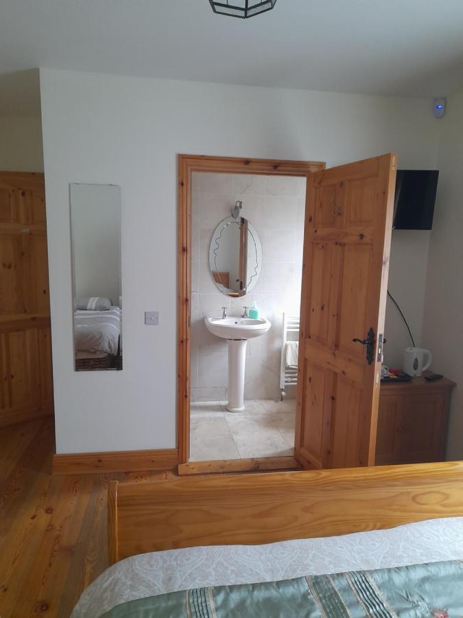 Bed and Breakfast Golden Rose House Нок Экстерьер фото