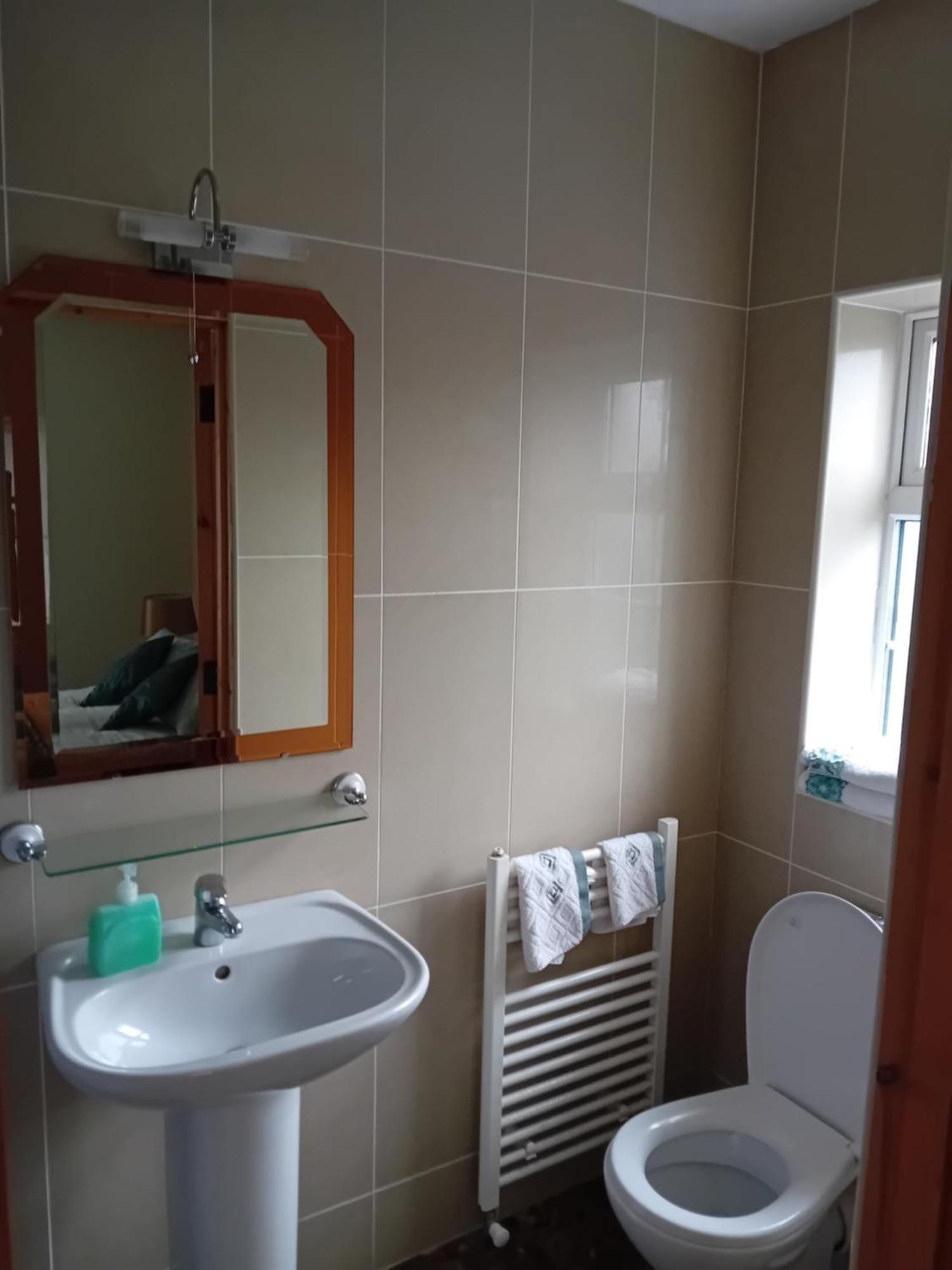 Bed and Breakfast Golden Rose House Нок Экстерьер фото