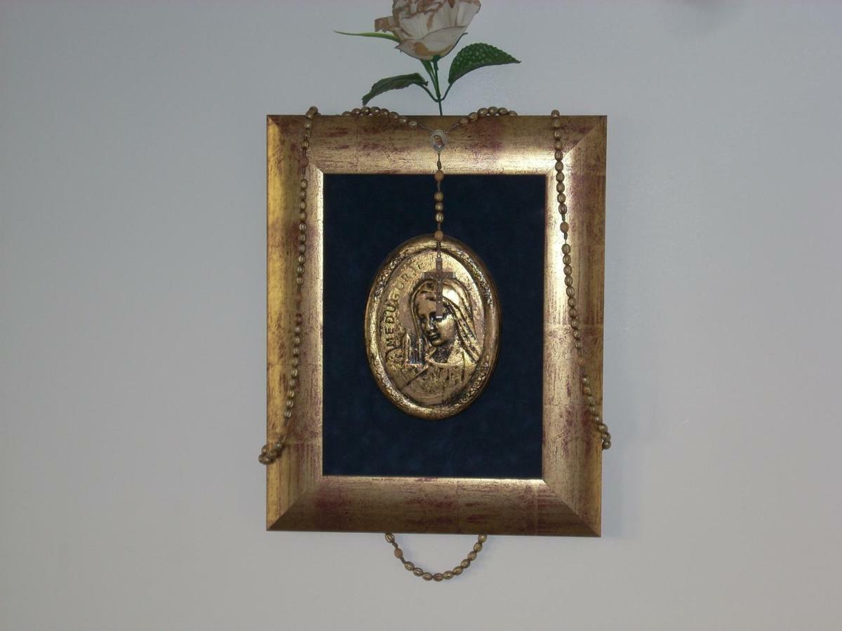 Bed and Breakfast Golden Rose House Нок Экстерьер фото